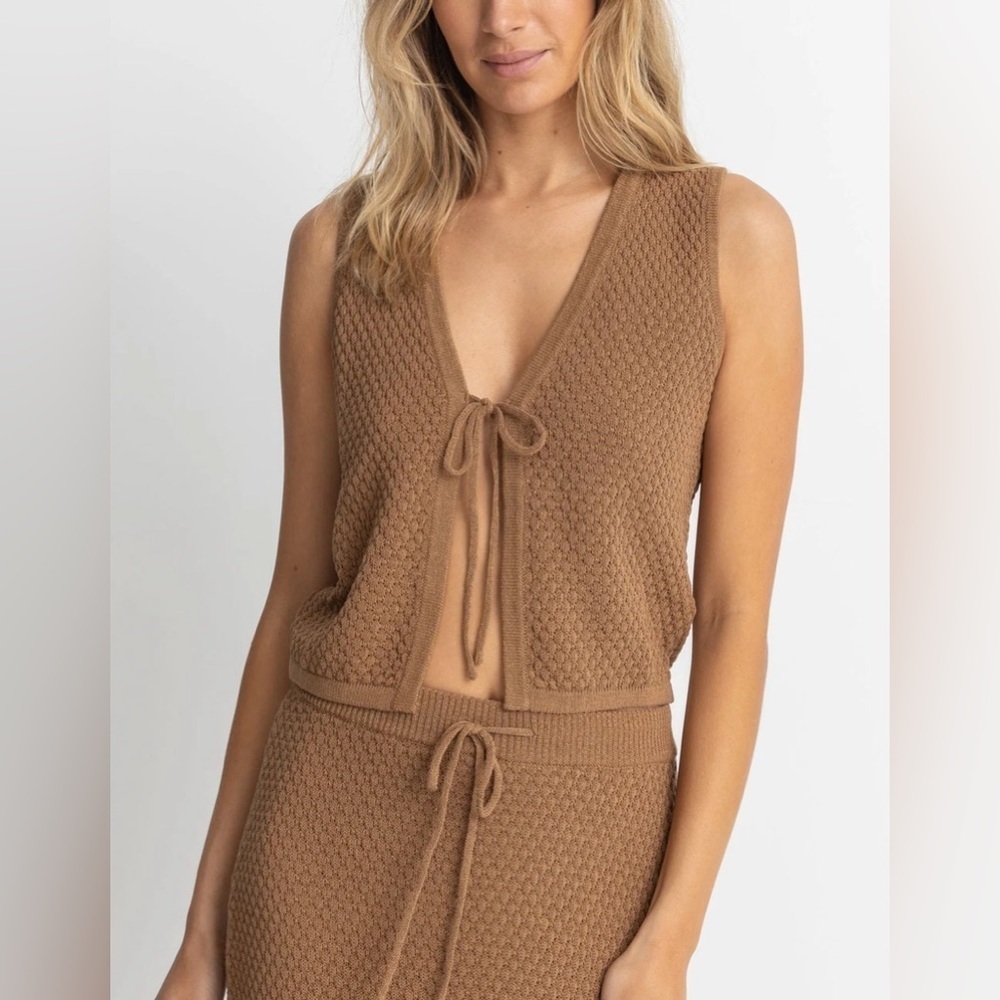NWT - Rhythm. Jossie Womens Knit Vest in Brown - Size L